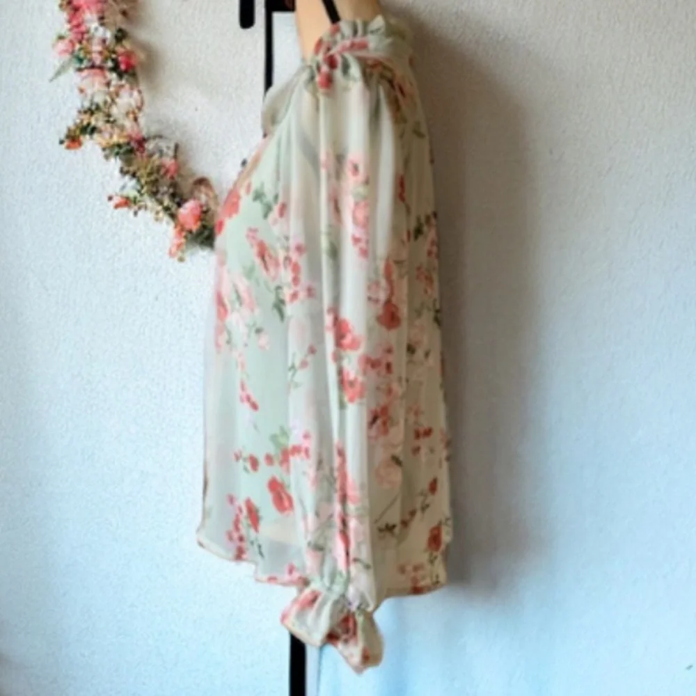 OLM Mint Green Floral Ruffle Trim Tie Neck Blouse
Size Large - Picture 9 of 15